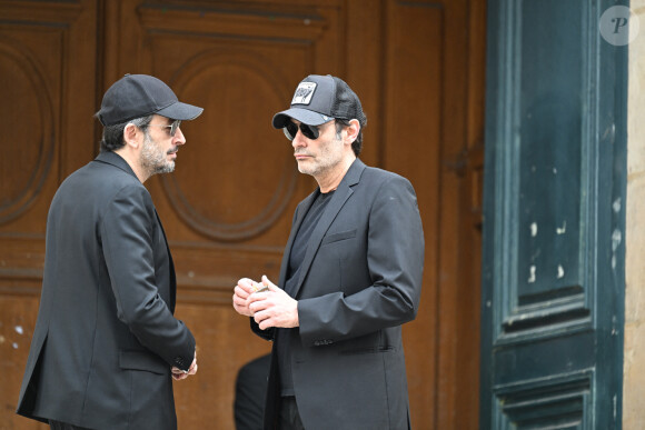 Michaël Cohen, Anthony Delon - Arrivées aux obsèques de Jean-Yves Le Fur en l'église Saint-Roch à Paris, le 6 avril 2024.