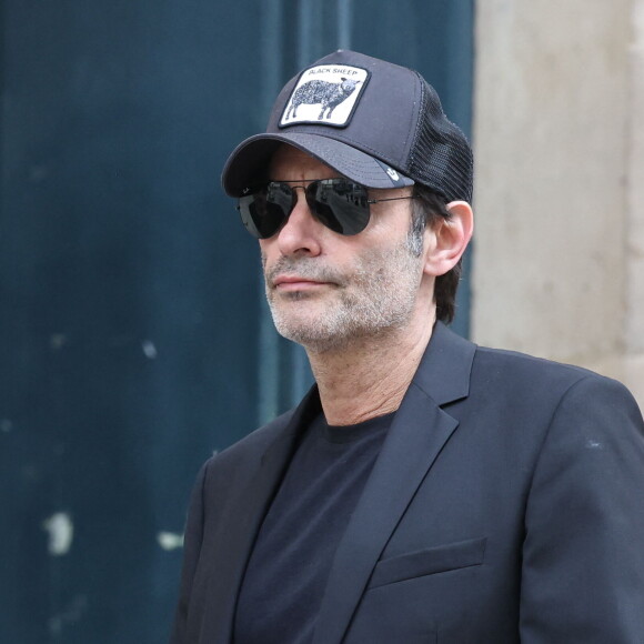 Anthony Delon a passé un week-end éprouvant
Anthony Delon - Arrivées aux obsèques de Jean-Yves Le Fur en l'église Saint-Roch à Paris  © Jacovides / Moreau / Bestimage