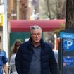 "Il a menti éhontément !" : Tir mortel sur le film Rust, Alec Baldwin bientôt en prison ? Les procureurs l'accusent du pire