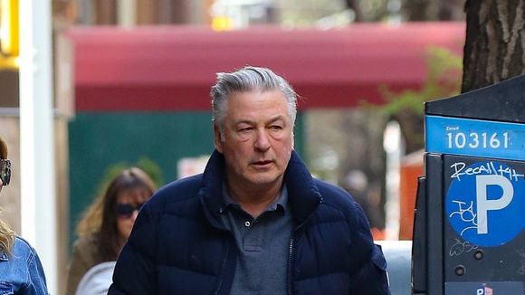 "Il a menti éhontément !" : Tir mortel sur le film Rust, Alec Baldwin bientôt en prison ? Les procureurs l'accusent du pire