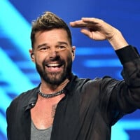 VIDEO Ricky Martin en très grande forme ? Un détail sous son pantalon lors du concert de Madonna laisse peu de place au doute