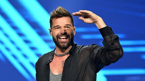 VIDEO Ricky Martin en très grande forme ? Un détail sous son pantalon lors du concert de Madonna laisse peu de place au doute