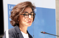 Rachida Dati, le SMS de la discorde : la ministre de la Culture rectifie le tir et clarifie sa relation avec Gabriel Attal