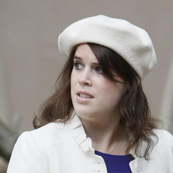La princesse Eugenie quitte les lieux après avoir assisté à l'office des matines de Pâques à la chapelle Saint-George du château de Windsor, à Windsor, dans le Berkshire, au Royaume-Uni, le 4 avril 2010. Photo par Alastair Grant/PA Photos/ABACAPRESS.COM