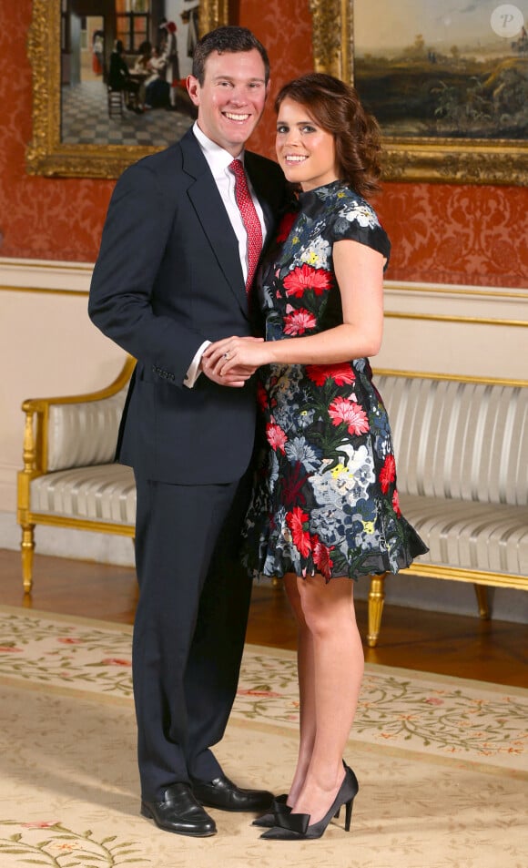 Photo du 22/01/18 de la princesse Eugenie et Jack Brooksbank dans la galerie d'images du palais de Buckingham à Londres après l'annonce de leurs fiançailles. ©Jonathan Brady/PA Wire