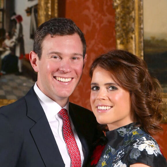 Photo du 22/01/18 de la princesse Eugenie et Jack Brooksbank dans la galerie d'images du palais de Buckingham à Londres après l'annonce de leurs fiançailles. ©Jonathan Brady/PA Wire