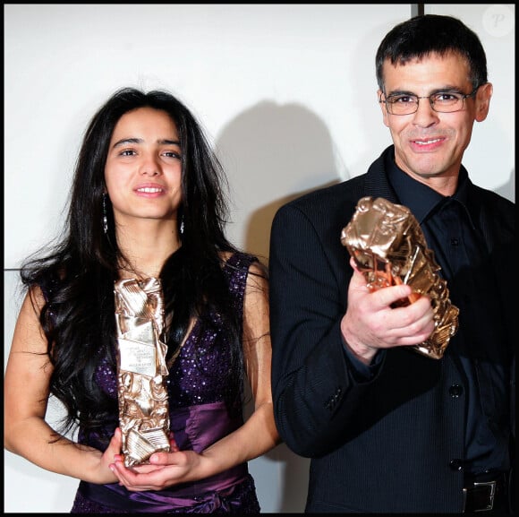 La comédienne et réalisatrice a également apporté de nouveau son soutien à un autre cinéaste controversé, Abdellatif Kechiche
Hafsia Herzi et Abdellatif Kechiche aux César en 2008