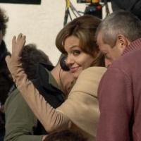Quand Angelina Jolie rit avec Johnny Depp... elle n'oublie pas ses engagements les plus importants !