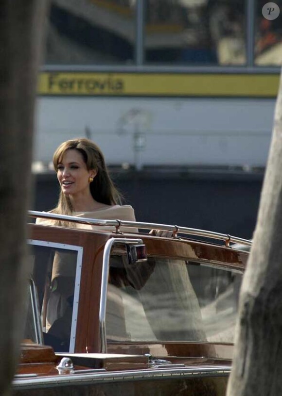 Angelina Jolie et Johnny Depp sur le tournage de The Tourist à Venise le 17 mars 2010