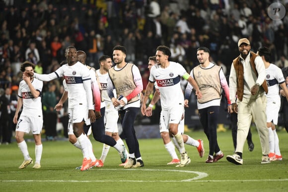 Celebration de la victoire du PSG lors du quart de final retour de la Ligue des Champions opposant le FC Barcelona au Paris Saint Germain le 16 avril 2024 au Estadi Olimpic Lluis Companys a Barcelone, Espagne.