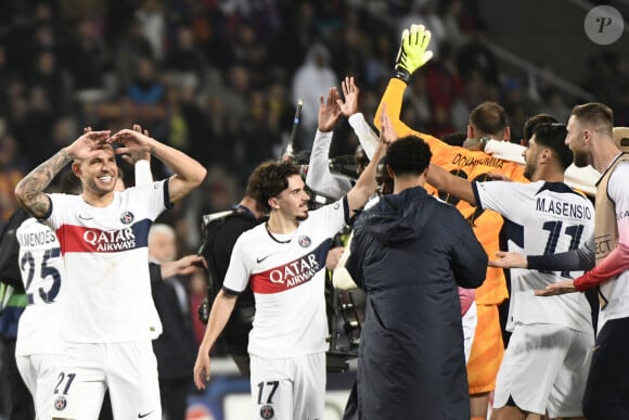 Celebration de la victoire du PSG lors du quart de final retour de la Ligue des Champions opposant le FC Barcelona au Paris Saint Germain le 16 avril 2024 au Estadi Olimpic Lluis Companys a Barcelone, Espagne.