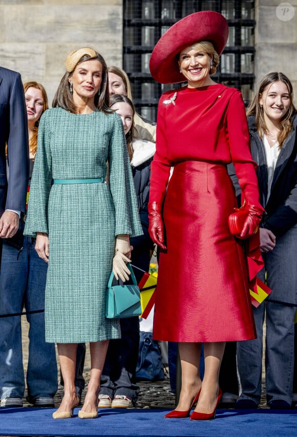 La reine Letizia d'Espagne, La reine Maxima des Pays-Bas - Cérémonie de bienvenue à Amsterdam lors de la visite d'État du couple royal espagnol aux Pays-Bas, le 17 avril 2024. 