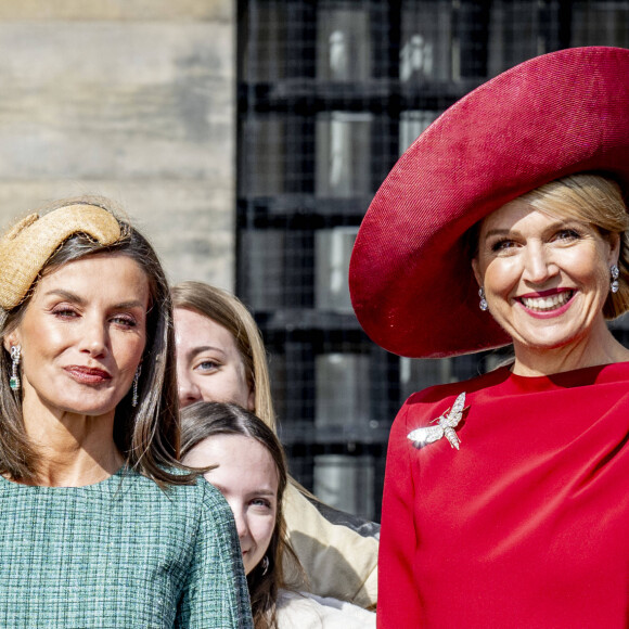 La reine Letizia d'Espagne, La reine Maxima des Pays-Bas - Cérémonie de bienvenue à Amsterdam lors de la visite d'État du couple royal espagnol aux Pays-Bas, le 17 avril 2024. 