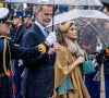 Le couple, qui a dû affronter la pluie, est en visite aux Pays-Bas jusqu'à demain.
Le roi Felipe VI et la reine Letizia d'Espagne - Cérémonie de dépôt de couronnes au Monument National à Amsterdam lors de la visite d'État du couple royal espagnol aux Pays-Bas, le 17 avril 2024. 
