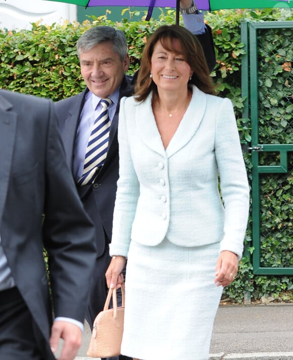 Carole et Michael Middleton se rendent sur le tournoi de tennis de Wimbledon à Londres le 27 juin 2014. 