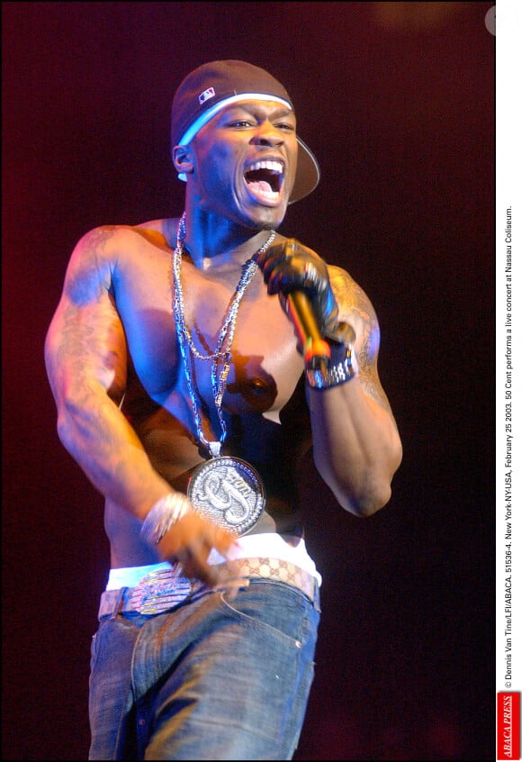 50 Cent a été visé par des tirs et a fini avec 9 balles dans le corps
50 Cent donne un concert au Nassau Coliseum. Dennis Van Tine/LFI/ABACA. New York-NY-USA, 25 février 2003.