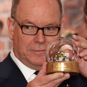 Le prince Albert II de Monaco - La famille princière de Monaco lors de l'ouverture de la section Monaco au musée Miniatur Wunderland (Miniature Wonderland) à Hambourg, Allemagne, le 25 avril 2024. © Action Press/Bestimage