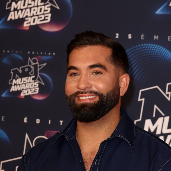 Kendji Girac au photocall de la 25ème cérémonie des "NRJ Music Awards (NMA)" au palais des Festivals et des Congrès de Cannes, France, le 10 novembre 2023. © Dominique Jacovides/Bestimage