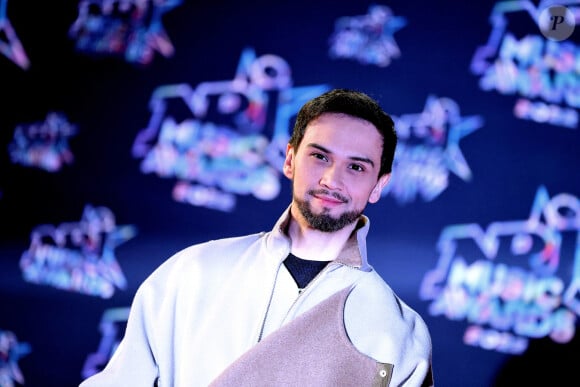 Billi Crawford, gagnant de la saison précédente, sera aussi de la partie pour remettre le trophée au gagnant.
Billy Crawford au photocall de la 24ème édition des "NRJ Music Awards (NMA)" au Palais des Festivals à Cannes le 18 novembre 2022. © Dominique Jacovides / Bestimage