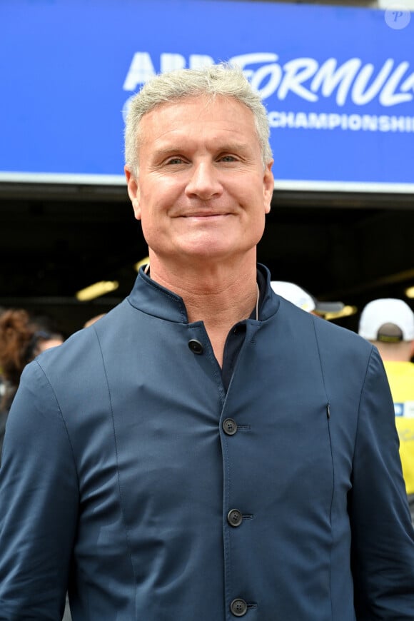 David Coulthard durant le Monaco E-Prix 2024, le 27 avril 2024. Le pilote Jaguar Mitch Evans a remporté la course devant son coéquipier Nick Cassidy suivi par Stoffel Vandoorne sur DS Penske. C'est la 7eme édition du Monaco E-prix. A l'occasion de la 10eme saison du Championnat du Monde ABB FIA Formula E, les monoplaces de 3eme génération ont parcouru les rues de la Principauté. © Bruno Bebert/Bestimage 