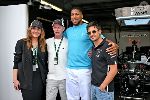 Anthony Joshua durant le Monaco E-Prix 2024, le 27 avril 2024. Le pilote Jaguar Mitch Evans a remporté la course devant son coéquipier Nick Cassidy suivi par Stoffel Vandoorne sur DS Penske. C'est la 7eme édition du Monaco E-prix. A l'occasion de la 10eme saison du Championnat du Monde ABB FIA Formula E, les monoplaces de 3eme génération ont parcouru les rues de la Principauté. © Bruno Bebert/Bestimage 