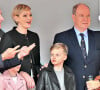 Le prince Albert et son épouse Charlene se sont rendus à la 7e édition du Monaco E-Prix accompagnés de leurs enfants, le prince Héréditaire Jacques et la princesse Gabriella.
Le prince Albert II de Monaco, la princesse Charlene et leurs enfants la princesse Gabriella et le prince héréditaire Jacques ont assisté au Monaco E-Prix. Le pilote Jaguar Mitch Evans a remporté la course devant son coéquipier Nick Cassidy suivi par Stoffel Vandoorne sur DS Penske. © Bruno Bebert/Bestimage 