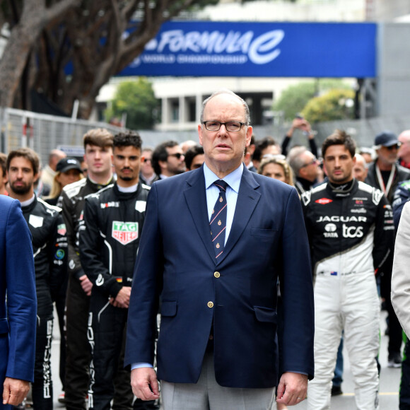 Le prince Albert II de Monaco, la princesse Charlene et leurs enfants la princesse Gabriella et le prince héréditaire Jacques ont assisté au Monaco E-Prix 2024, le 27 avril 2024. Le pilote Jaguar Mitch Evans a remporté la course devant son coéquipier Nick Cassidy suivi par Stoffel Vandoorne sur DS Penske. C'est la 7eme édition du Monaco E-prix. A l'occasion de la 10eme saison du Championnat du Monde ABB FIA Formula E, les monoplaces de 3eme génération ont parcouru les rues de la Principauté. © Bruno Bebert/Bestimage 