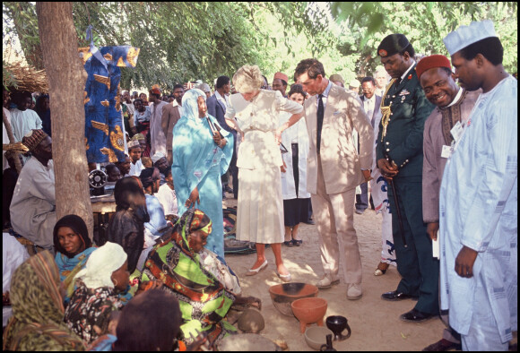 Lady Diana et le prince Charles en visite au Nigeria