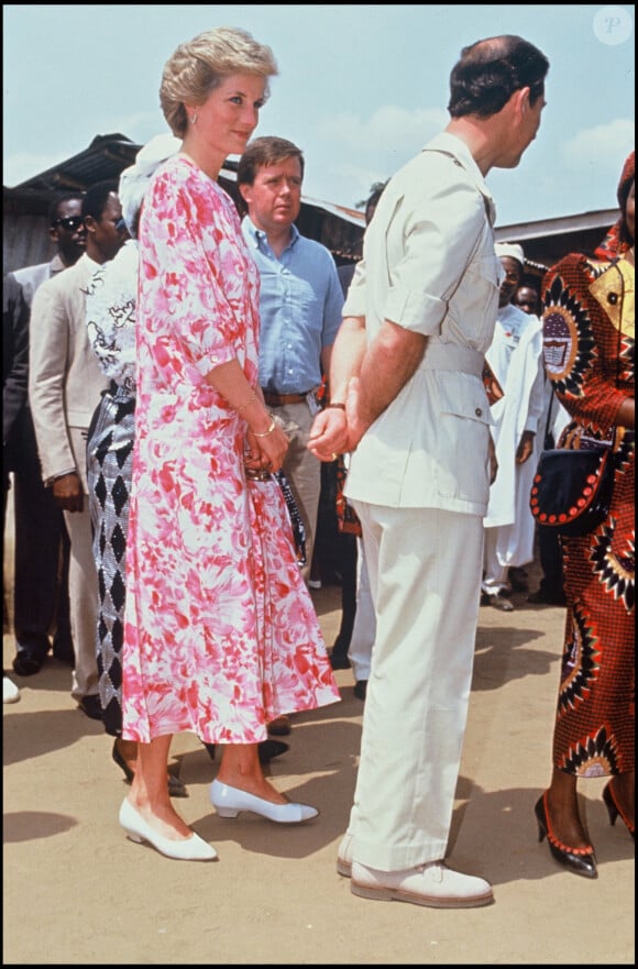 Lady Diana et le prince Charles en visite au Nigeria