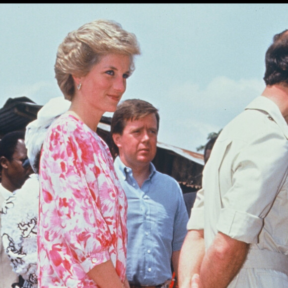 Lady Diana et le prince Charles en visite au Nigeria