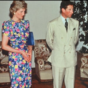 En tout cas, cela s'annonce aussi inoubliable ! 
Lady Diana et le prince Charles en visite au Nigeria