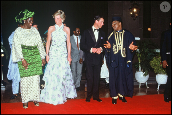 Lady Diana et le prince Charles en visite au Nigeria