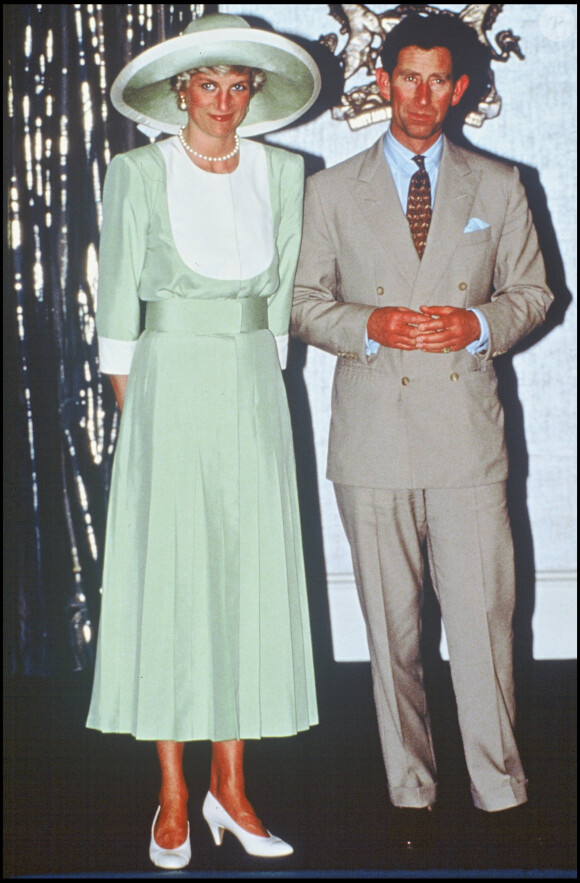 Lady Diana et le prince Charles en visite au Nigeria