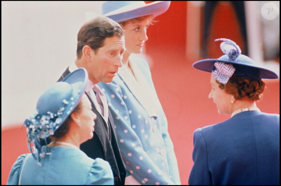 Lady Diana et le prince Charles en visite au Nigeria