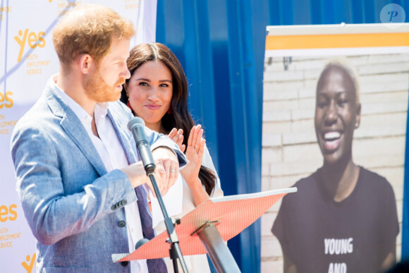 Le prince Harry, duc de Sussex, et Meghan Markle, duchesse de Sussex, visite l'association "Yes" (Youth Employment Service) qui oeuvre pour résoudre le problème du chômage des jeunes en Afrique du Sud. Johannesburg, le 2 octobre 2019. 