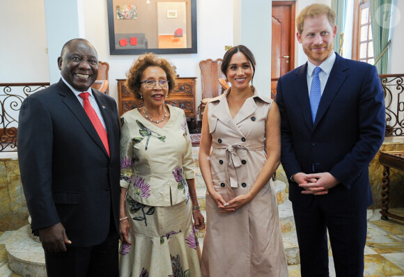 Le prince Harry, duc de Sussex, et Meghan Markle, duchesse de Sussex, rencontrent le président sud-africain Cyril Ramaphosa et son épouse T. Motsepe à Pretoria, le 20 octobre 2019, dans le cadre de leur voyage officiel en Afrique du Sud.  The Duke and Duchess of Sussex meet South African President Cyril Ramaphosa and his wife Tshepo Motsepe at Presidential Official Residence in Pretoria, South Africa. Pretoria. October 2, 2019. 