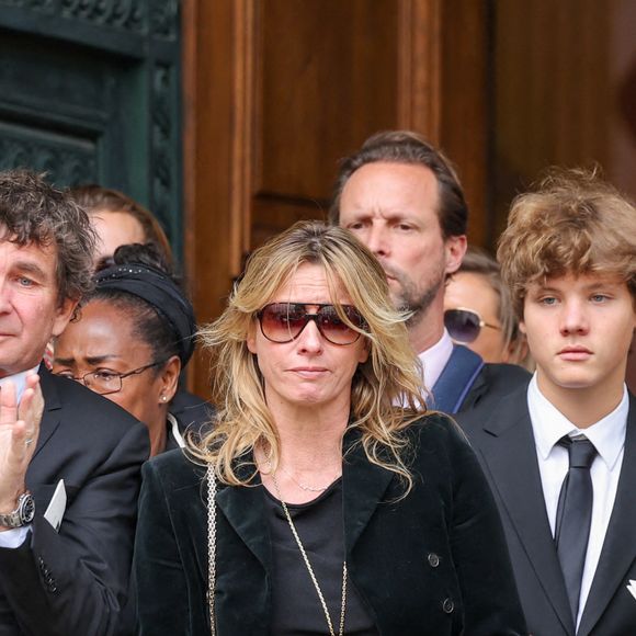 Roschdy Zem, Pierre Rambaldi, Sarah Poniatowski (Lavoine), son fils Roman Lavoine, sa cousine Tess Rambaldi (fille de Marie Poniatowski et petite-fille du défunt), Marie Rambaldi (Poniatowski), une des filles du défunt - Sorties des obsèques du prince Jean-Stanislas Poniatowski en l'Eglise polonaise à Paris, France, le 29 avril 2024. © Jacovides-Moreau/Bestimage