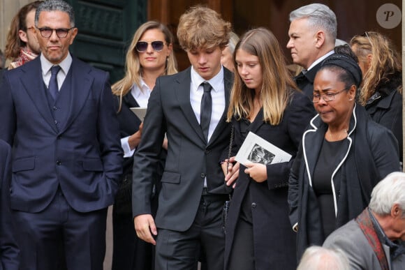 Roschdy Zem, Roman Lavoine, sa cousine Tess Rambaldi (fille de Marie Poniatowski et petite-fille du défunt) - Sorties des obsèques du prince Jean-Stanislas Poniatowski en l'Eglise polonaise à Paris, France, le 29 avril 2024. © Jacovides-Moreau/Bestimage