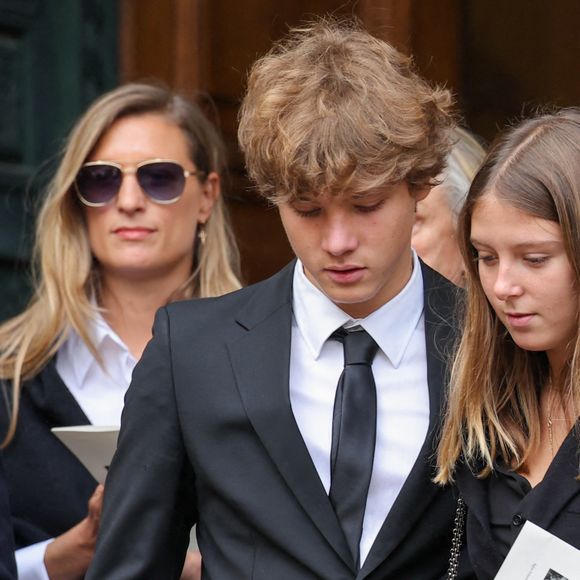 Roschdy Zem, Roman Lavoine, sa cousine Tess Rambaldi (fille de Marie Poniatowski et petite-fille du défunt) - Sorties des obsèques du prince Jean-Stanislas Poniatowski en l'Eglise polonaise à Paris, France, le 29 avril 2024. © Jacovides-Moreau/Bestimage