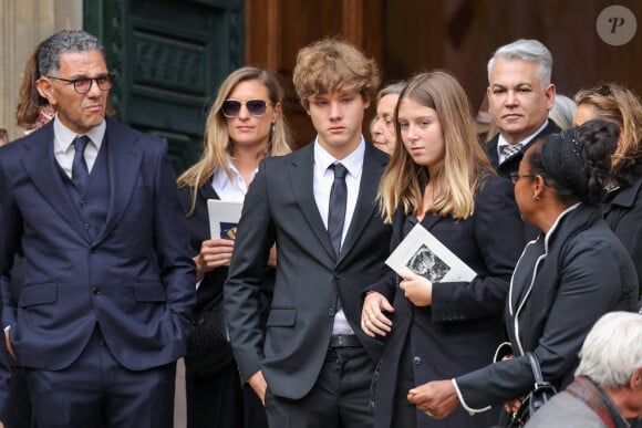 Roschdy Zem, Roman Lavoine, sa cousine Tess Rambaldi (fille de Marie Poniatowski et petite-fille du défunt) - Sorties des obsèques du prince Jean-Stanislas Poniatowski en l'Eglise polonaise à Paris, France, le 29 avril 2024. © Jacovides-Moreau/Bestimage