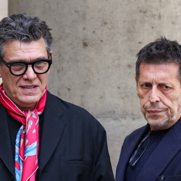 Giulia Le Ruyet (fille d'Anne Marcassus), Marc Lavoine, Pascal Duchène - Sorties des obsèques du prince Jean-Stanislas Poniatowski en l'Eglise polonaise à Paris, France, le 29 avril 2024. © Jacovides-Moreau/Bestimage