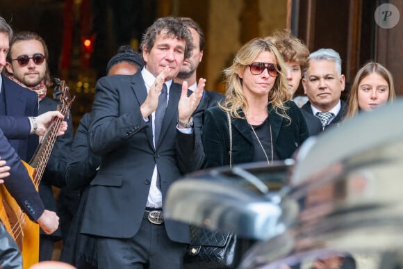 Pierre Rambaldi, Sarah Poniatowki, Tess Rambaldi (fille de Marie Poniatowski et petite-fille du défunt) - Sorties des obsèques du prince Jean-Stanislas Poniatowski en l'Eglise polonaise à Paris, France, le 29 avril 2024. © Jacovides-Moreau/Bestimage 