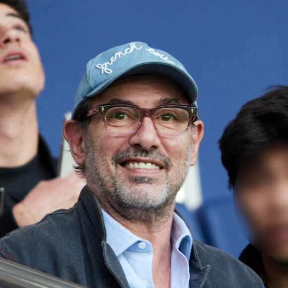 Il préfère en effet manger chez les autres ! Et à Paris, il a ses petites adresses.
Paul Pairet - People lors du match de football Ligue 1 Uber Eats PSG Vs Ajaccio (5-0) au Parc des Princes à Paris le 13 mai 2023. © Cyril Moreau / Bestimage