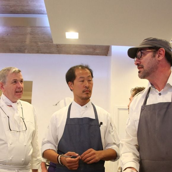 Exclusif - Les chefs Sang Hoon Degeimbre et Paul Pairet à la 1ère édition des "Plumes d'Or du Vin et de la Gastronomie" au Pavillon Vendôme à Paris.