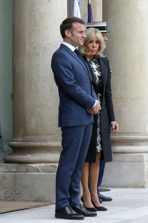 Le président Emmanuel Macron et sa femme la Première Dame Brigitte Macron reçoivent son homologue le président de la République démocratique du Congo et sa femme la Première Denise pour un déjeuner de travail au palais de l'Elysée à Paris, France, le 30 avril 2024. © Stéphane Lemouton/Bestimage 