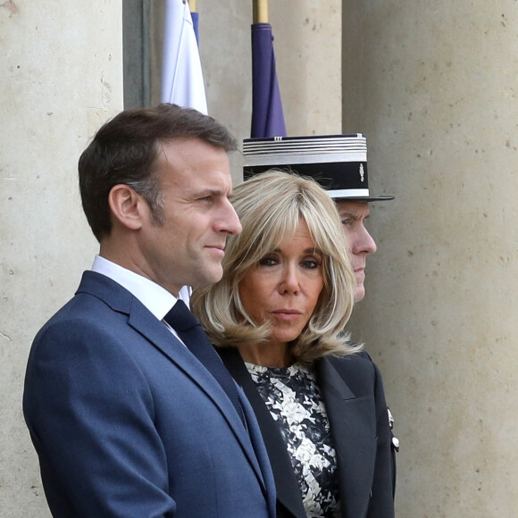 Le président Emmanuel Macron et sa femme la Première Dame Brigitte Macron reçoivent son homologue le président de la République démocratique du Congo et sa femme la Première Denise pour un déjeuner de travail au palais de l'Elysée à Paris, France, le 30 avril 2024. © Stéphane Lemouton/Bestimage 