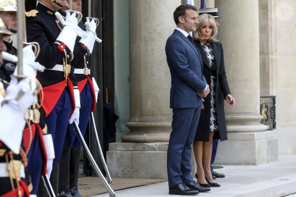 Le président Emmanuel Macron et sa femme la Première Dame Brigitte Macron reçoivent son homologue le président de la République démocratique du Congo et sa femme la Première Denise pour un déjeuner de travail au palais de l'Elysée à Paris, France, le 30 avril 2024. © Stéphane Lemouton/Bestimage 