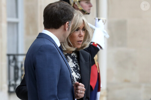 Le président Emmanuel Macron et sa femme la Première Dame Brigitte Macron reçoivent son homologue le président de la République démocratique du Congo et sa femme la Première Denise pour un déjeuner de travail au palais de l'Elysée à Paris, France, le 30 avril 2024. © Stéphane Lemouton/Bestimage 