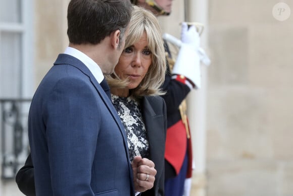 Le président Emmanuel Macron et sa femme la Première Dame Brigitte Macron reçoivent son homologue le président de la République démocratique du Congo et sa femme la Première Denise pour un déjeuner de travail au palais de l'Elysée à Paris, France, le 30 avril 2024. © Stéphane Lemouton/Bestimage 