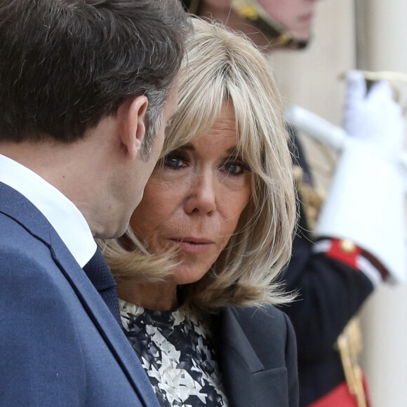 Le président Emmanuel Macron et sa femme la Première Dame Brigitte Macron reçoivent son homologue le président de la République démocratique du Congo et sa femme la Première Denise pour un déjeuner de travail au palais de l'Elysée à Paris, France, le 30 avril 2024. © Stéphane Lemouton/Bestimage 